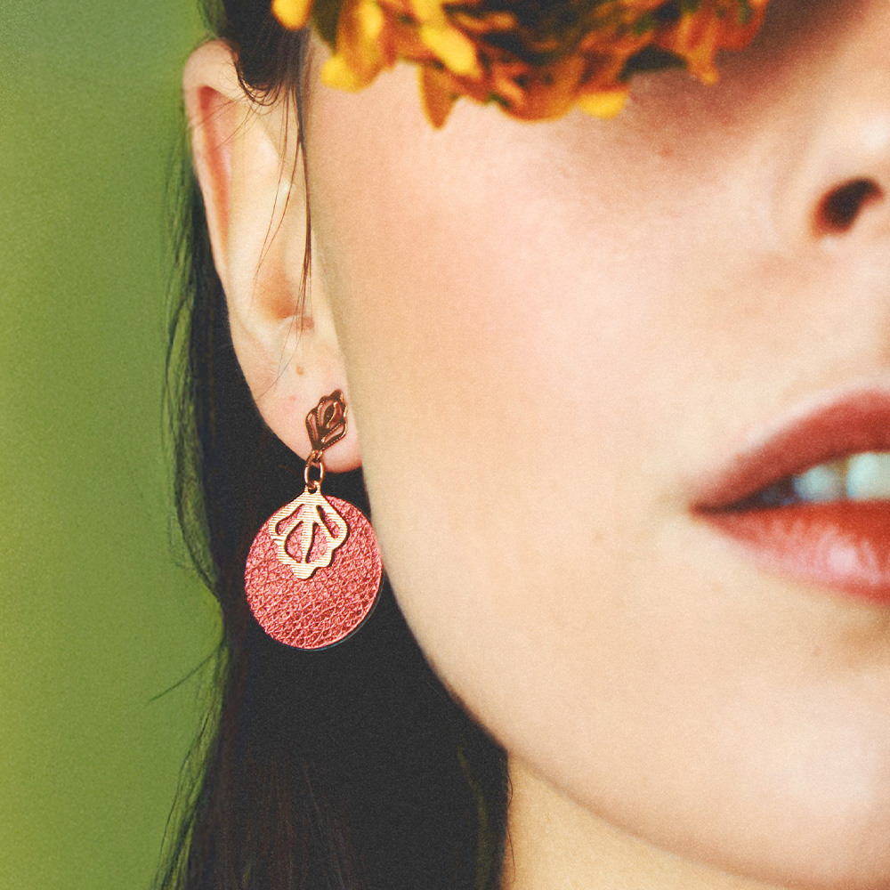 boucles-d-oreilles-hortense-cuirs-reversibles-grenade-dragee-pack_boucles_d_oreilles_essentielles_et_precieuses-1