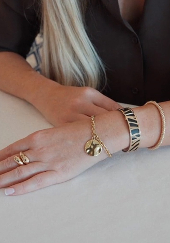 jessica-thivenin-manchette-perroquet-les-georgettes