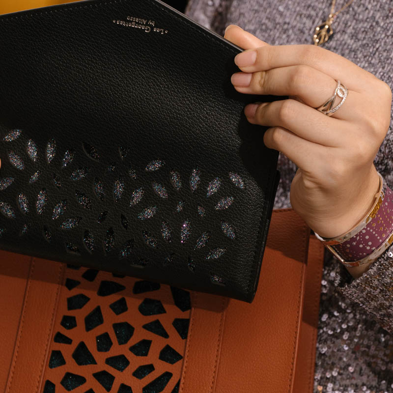 SAC &Agrave; MAIN DENTELLE DOUBLURE PAILLETTES 